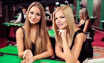 Hình ảnh hoàn trả tiền mặt hàng tuần cho cá cược thể thao tại v7bet đăng nhập, với biểu tượng tiền và mũi tên quay lại.